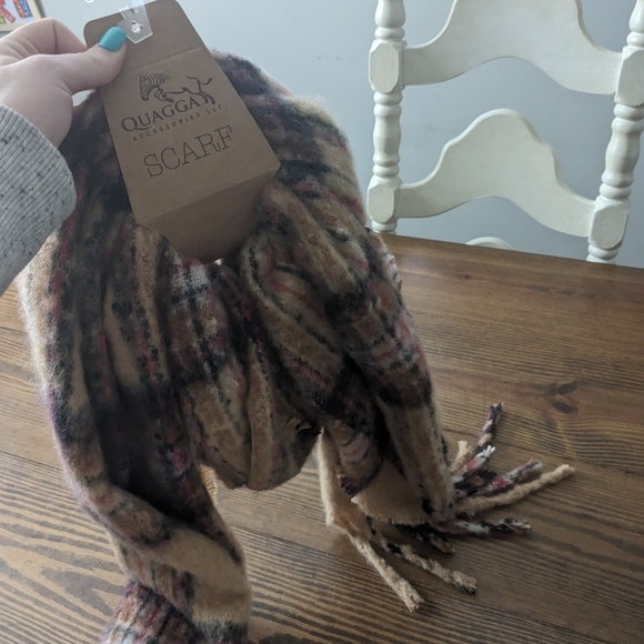 Quagga scary NEVER BEEN WORN WITH TAGS - Picture 2 of 3